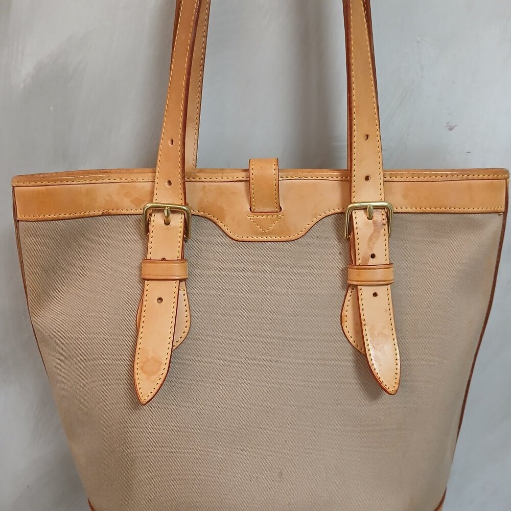Dooney&Bourke Classic Tote - Picture 5 of 11